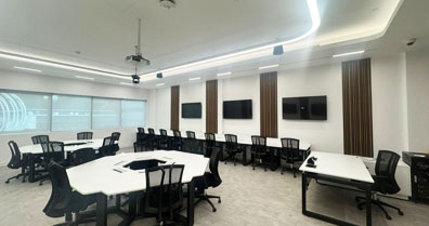 OUTREACH LAB @KHALIFA UNIVERSITY