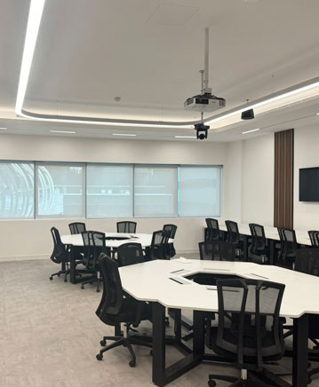 OUTREACH LAB @KHALIFA UNIVERSITY