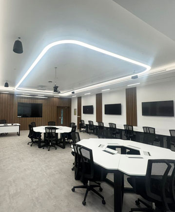 OUTREACH LAB @KHALIFA UNIVERSITY